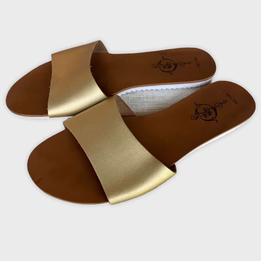 Sole Mates women’s gold slide on sandals size 7/8